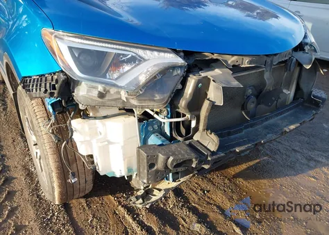 2017 Toyota Rav4 Xle из США, поврежденный, VIN JTMRFREVXHJ114091